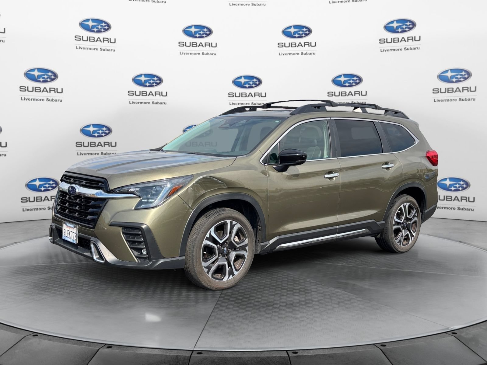 Used 2024 Subaru Ascent Touring AWD/4WD image 2