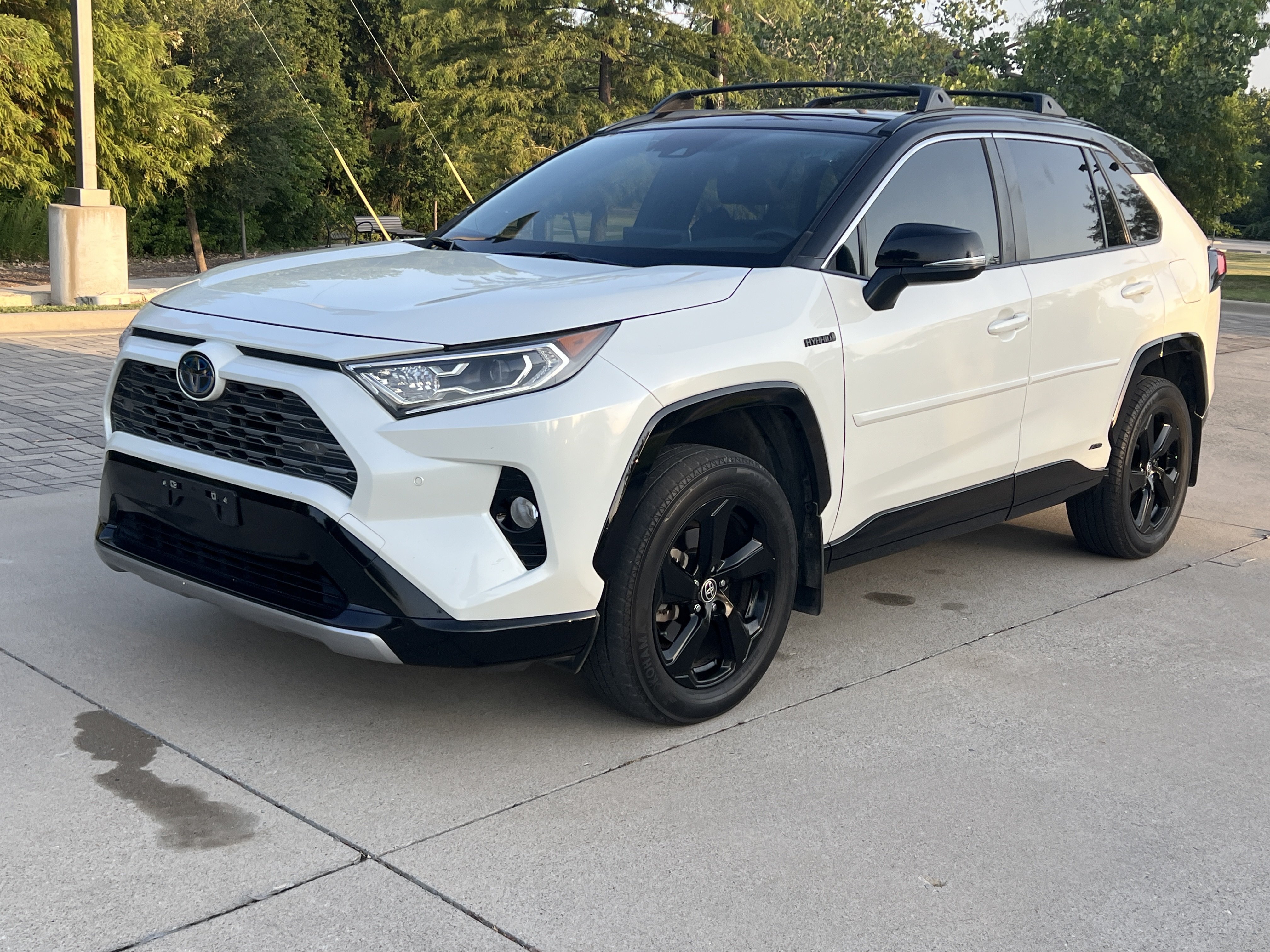 Used 2020 Toyota RAV4 XSE AWD/4WD image 4