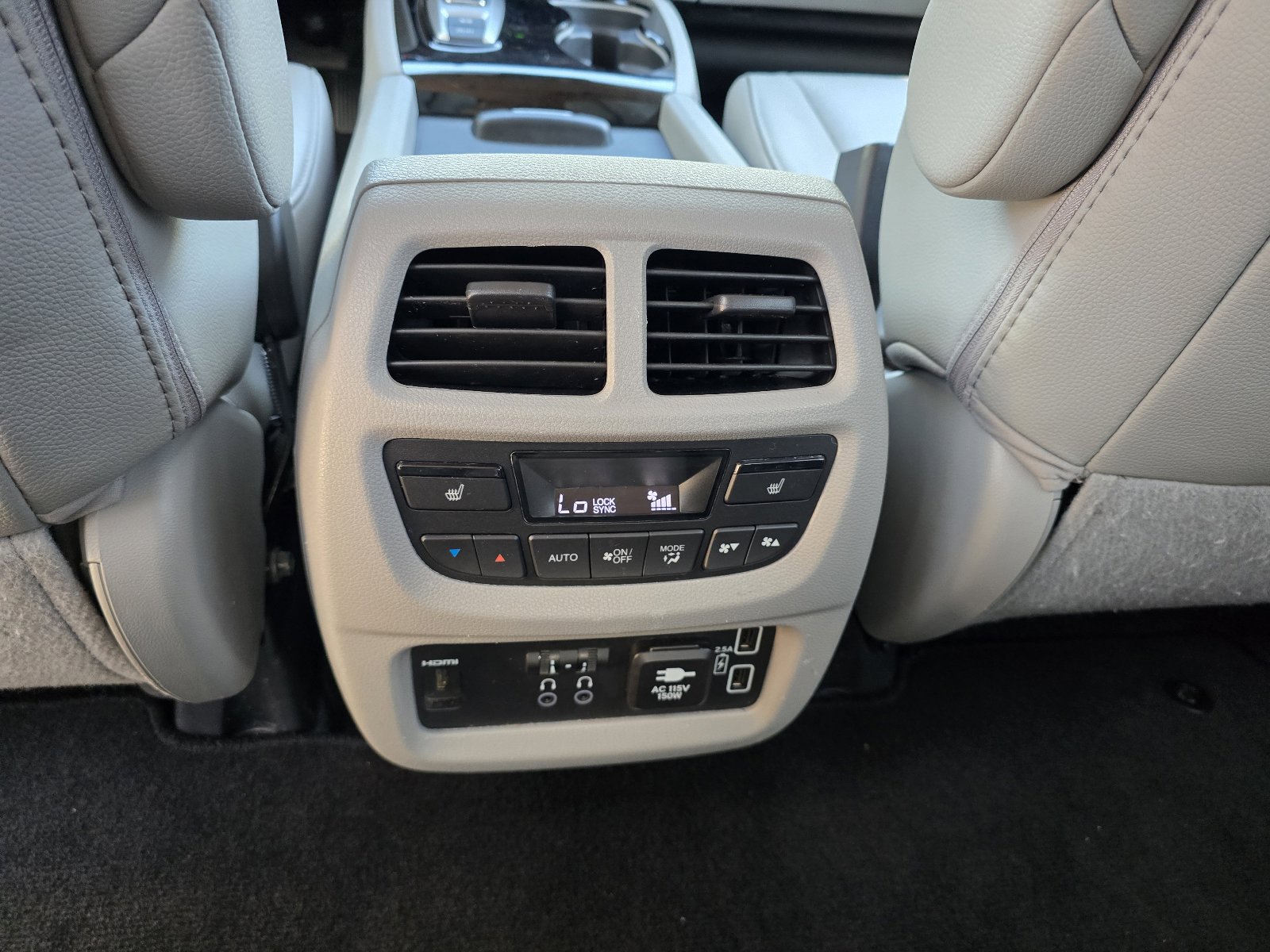 Used 2021 Honda Pilot Touring image 23