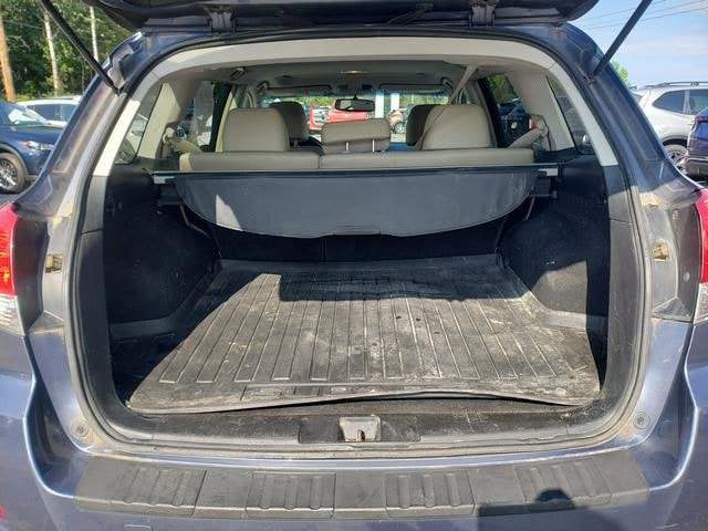 Used 2013 Subaru Outback 2.5i Limited w/ Moonroof Pkg AWD/4WD image 9