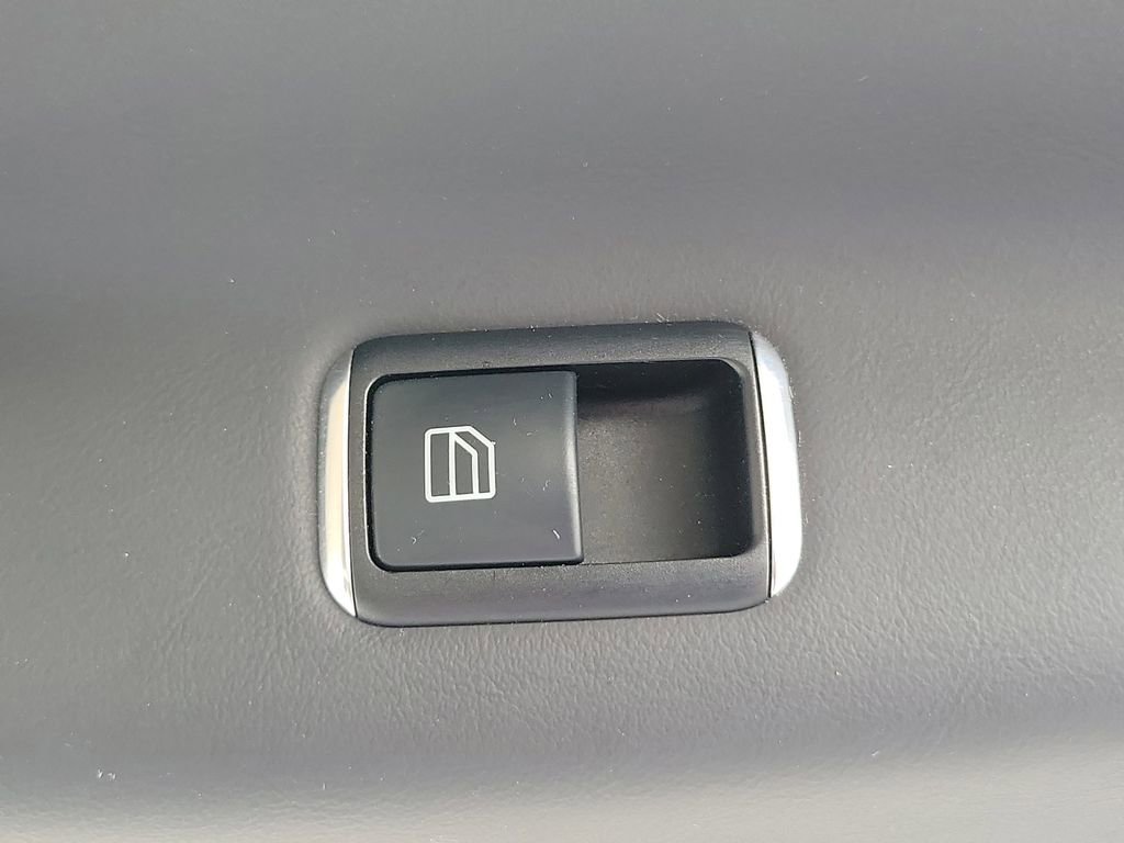 Used 2018 Tesla Model X 75D AWD/4WD image 17