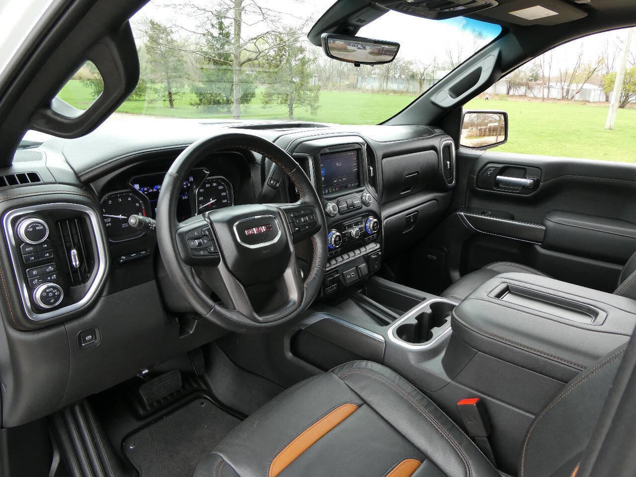 Used 2021 GMC Sierra 1500 AT4 w/ Technology Package AWD/4WD image 10