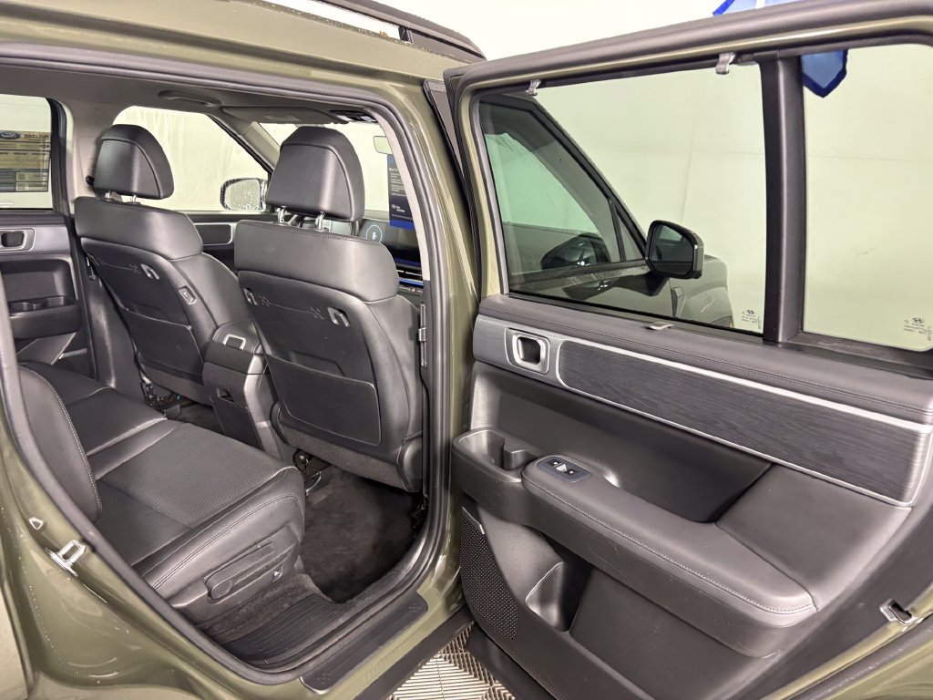 Used 2024 Hyundai Santa Fe Limited AWD/4WD image 36