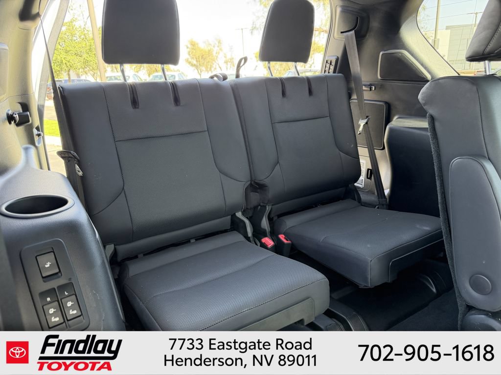 Used 2022 Lexus GX 460 Premium w/ Accessory Package AWD/4WD image 13