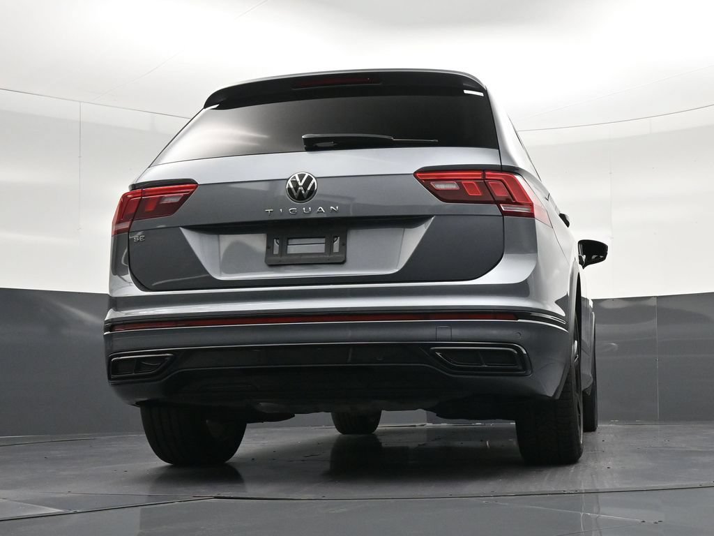 Used 2023 Volkswagen Tiguan SE R-Line FWD image 29