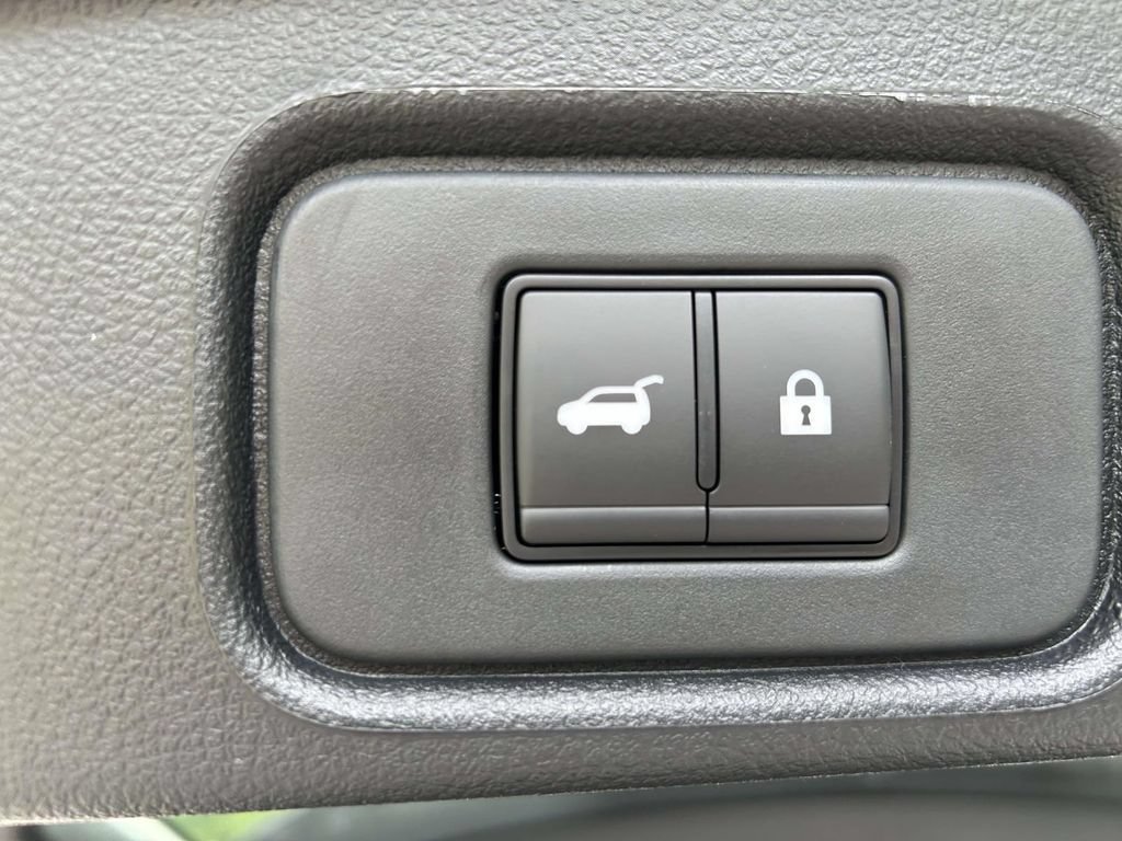 New 2026 Nissan Pathfinder SV w/ Cargo Package FWD image 10