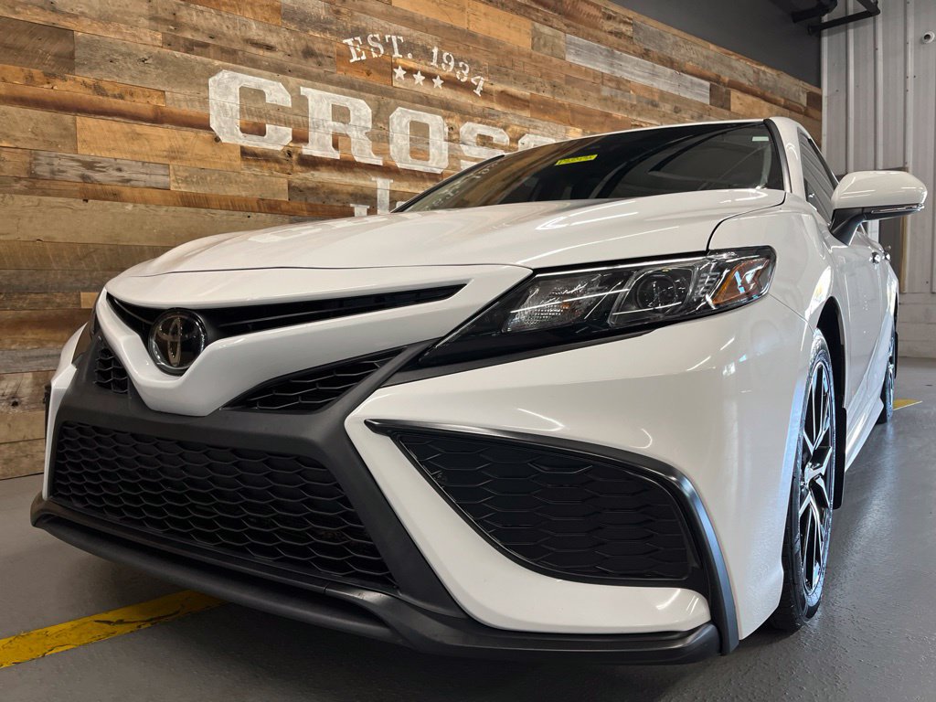 Used 2023 Toyota Camry SE w/ Audio Upgrade Package FWD image 11