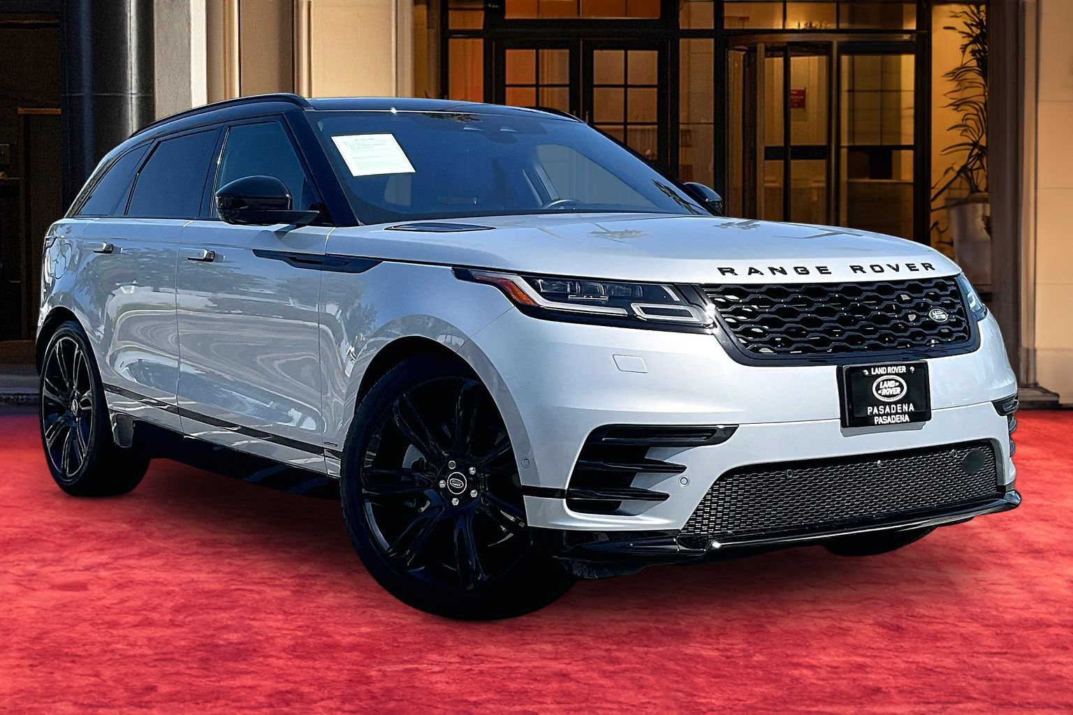 Used 2021 Land Rover Range Rover Velar R-Dynamic HSE AWD/4WD image 2