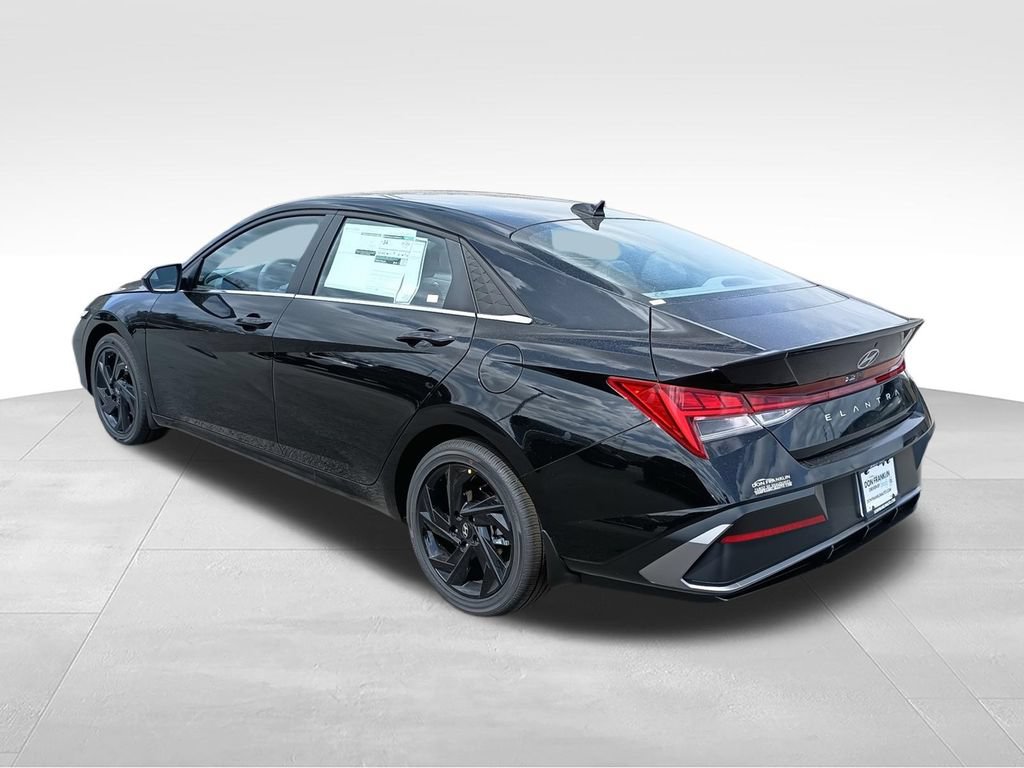 New 2026 Hyundai Elantra SEL Sport Premium FWD image 6