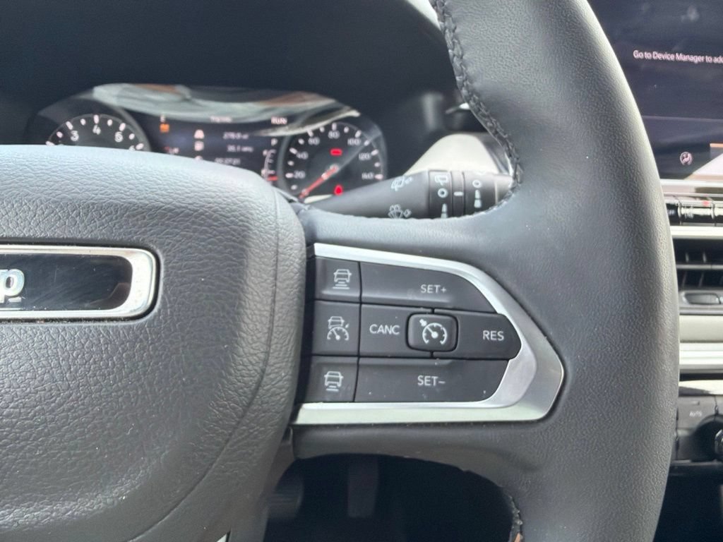 Used 2025 Jeep Compass Limited AWD/4WD image 18