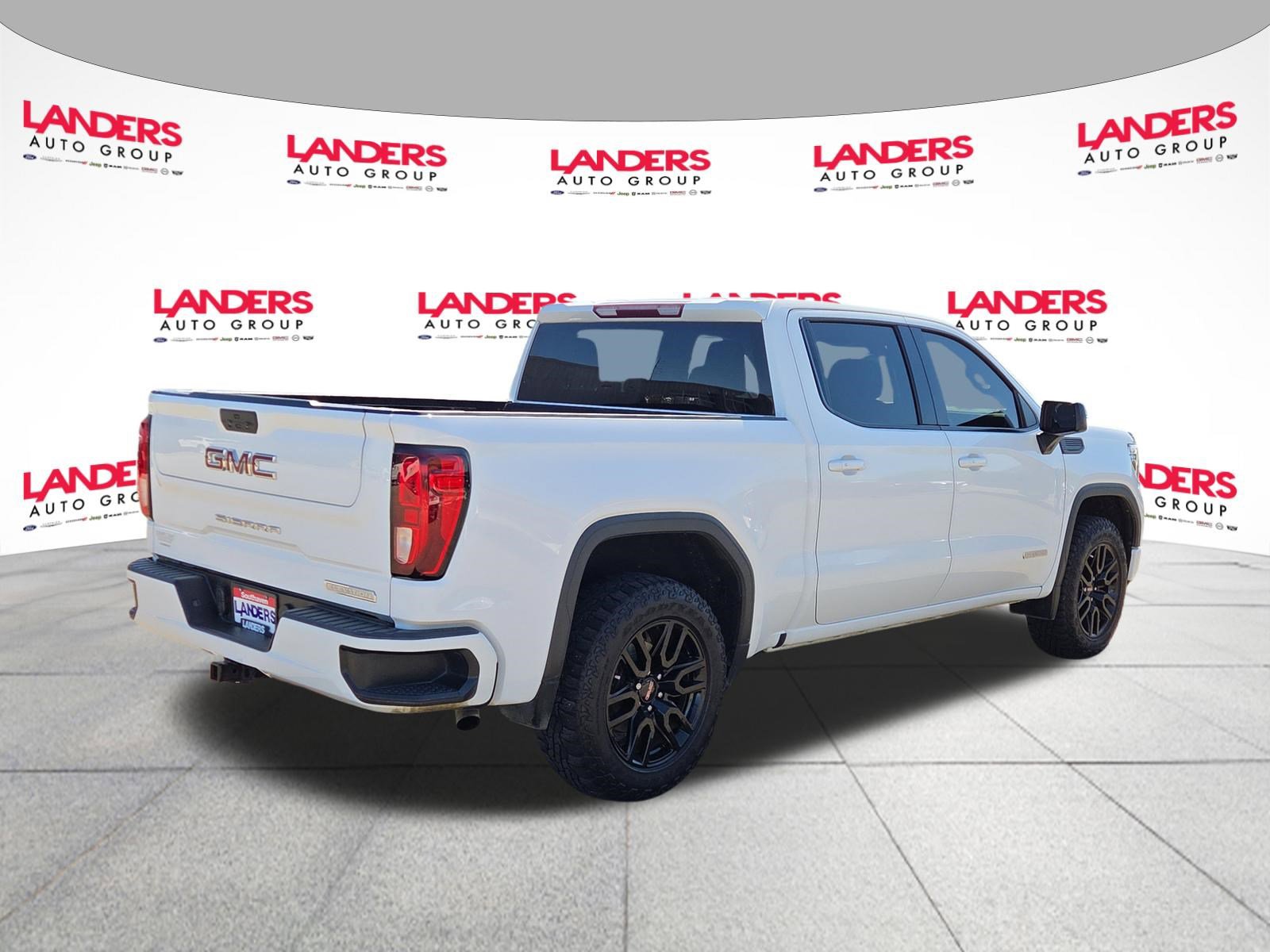 Used 2021 GMC Sierra 1500 Elevation image 3