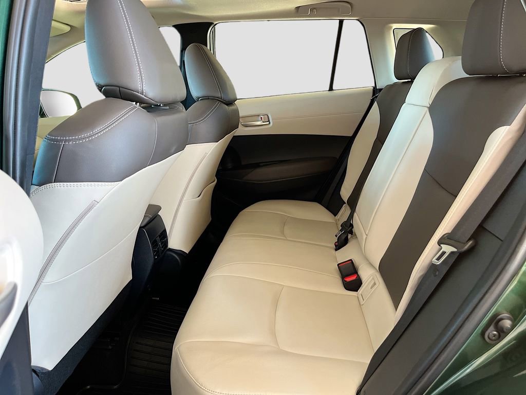 Used 2022 Toyota Corolla Cross XLE w/ Convenience Package FWD image 25