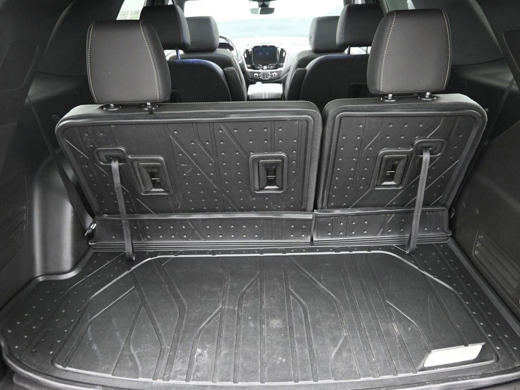 Used 2023 Chevrolet Traverse LT w/ LT Premium Package image 9