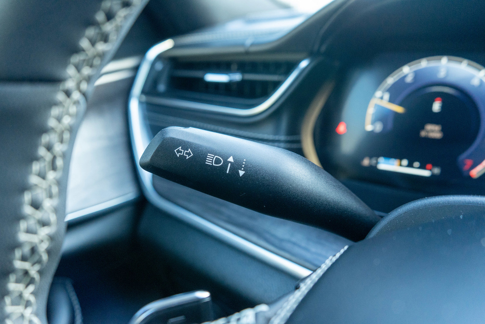 Used 2025 Jeep Grand Cherokee Overland image 28