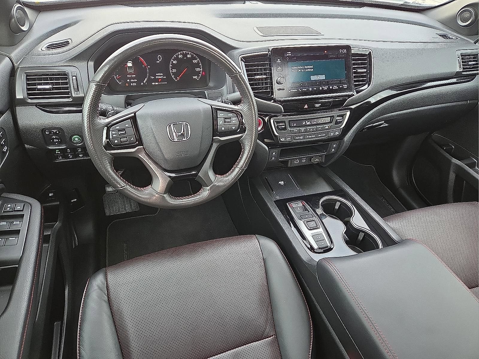 Used 2025 Honda Ridgeline Black Edition image 10