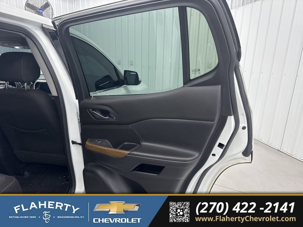 Used 2021 GMC Acadia SLE image 15