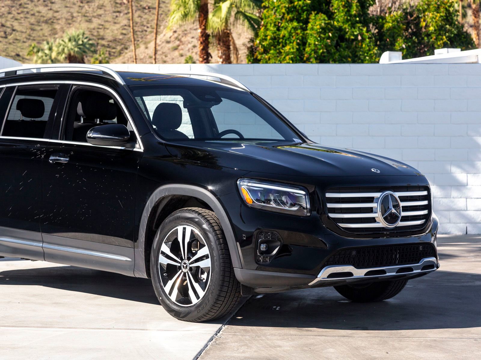 Used 2025 Mercedes-Benz GLB 250 image 3