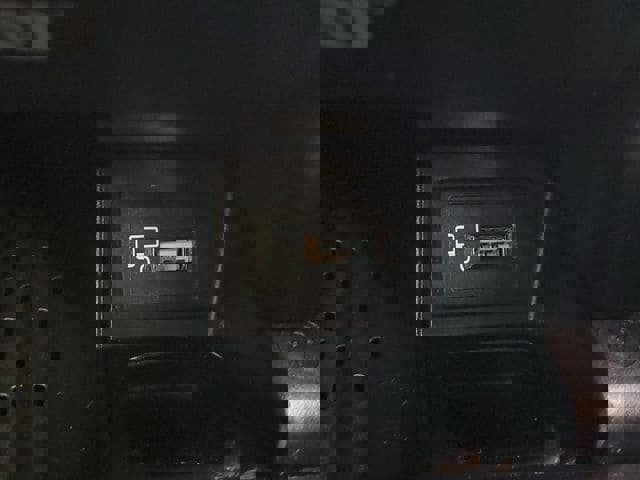 Used 2017 Mercedes-Benz E 43 AMG 4MATIC Sedan image 31