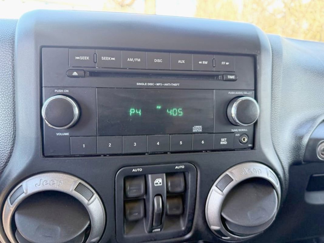 Used 2014 Jeep Wrangler Unlimited Sport w/ Dual Top Group AWD/4WD image 22