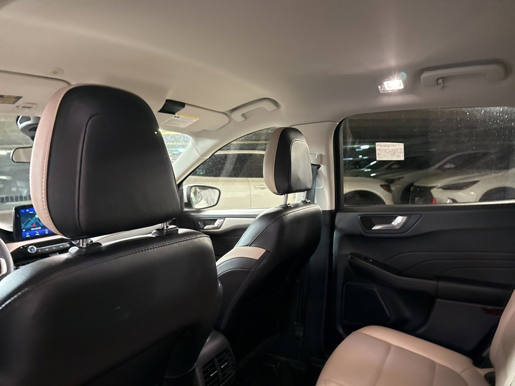 Used 2022 Ford Escape SEL image 11