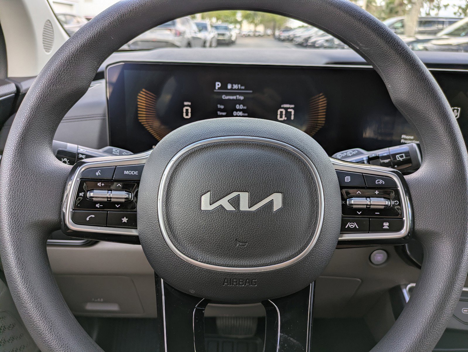 Certified 2026 Kia Carnival LX FWD image 32