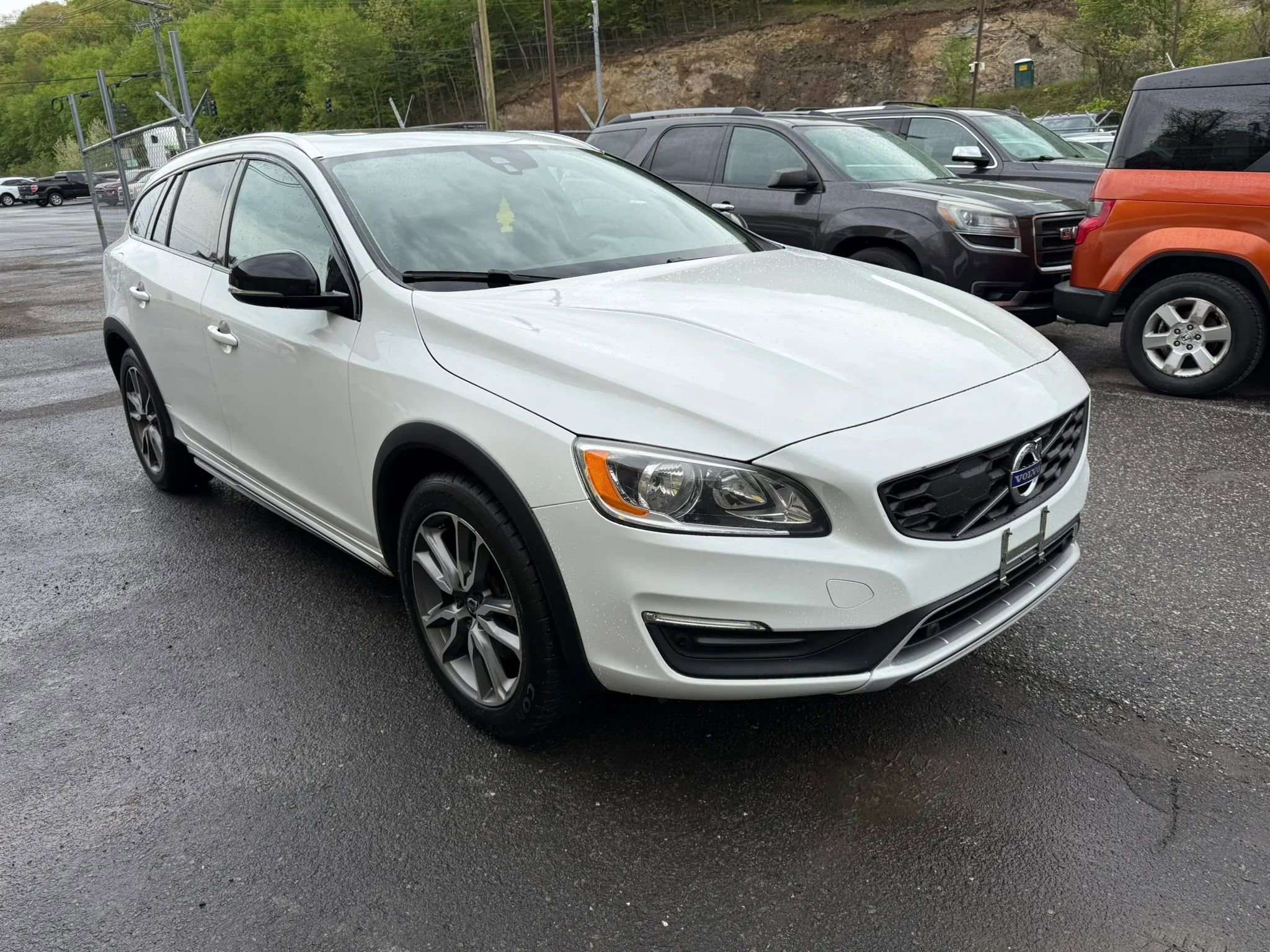 Used 2017 Volvo V60 T5 Cross Country w/ Convenience Package AWD/4WD image 1
