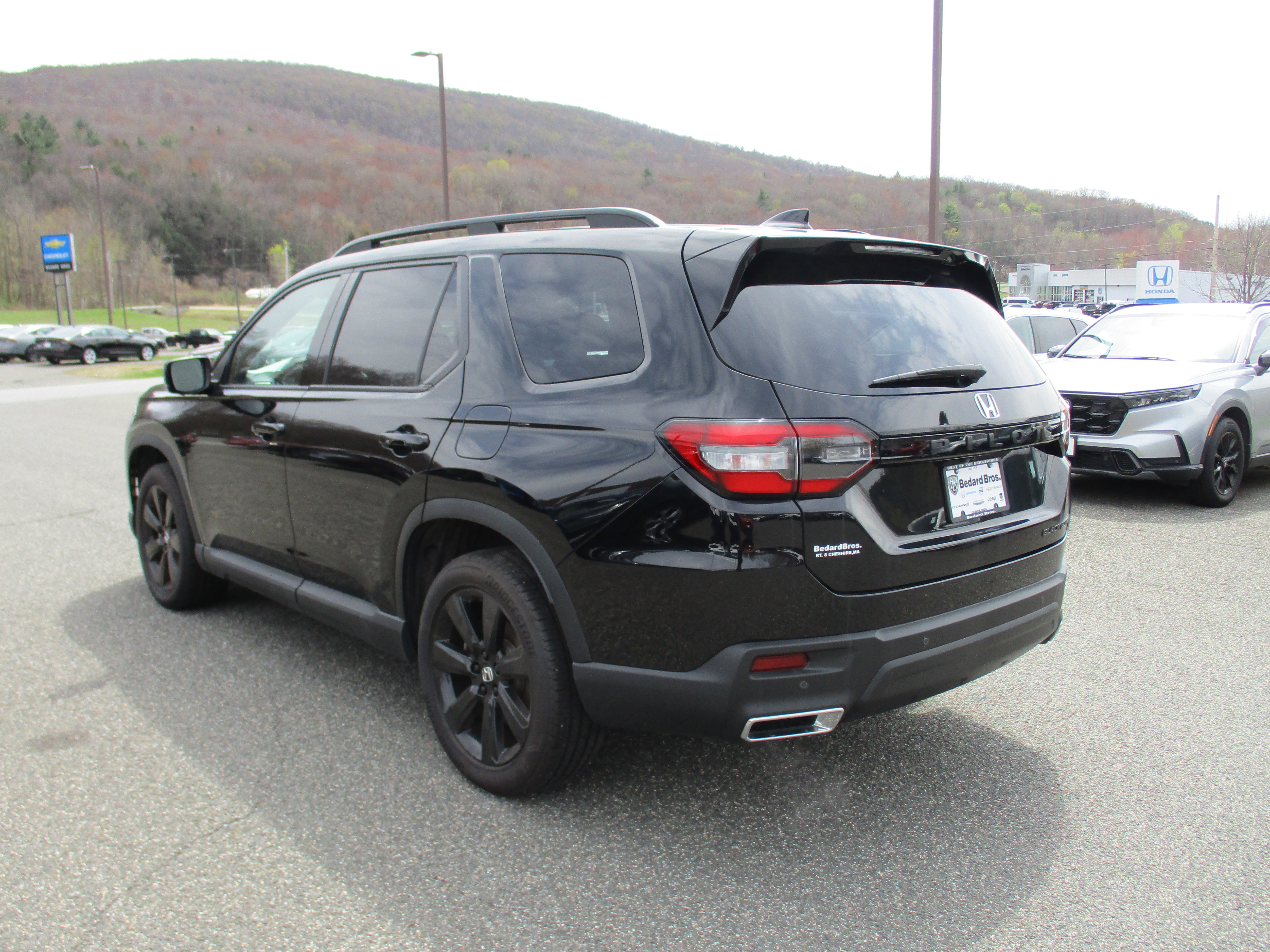Certified 2025 Honda Pilot Black Edition image 7