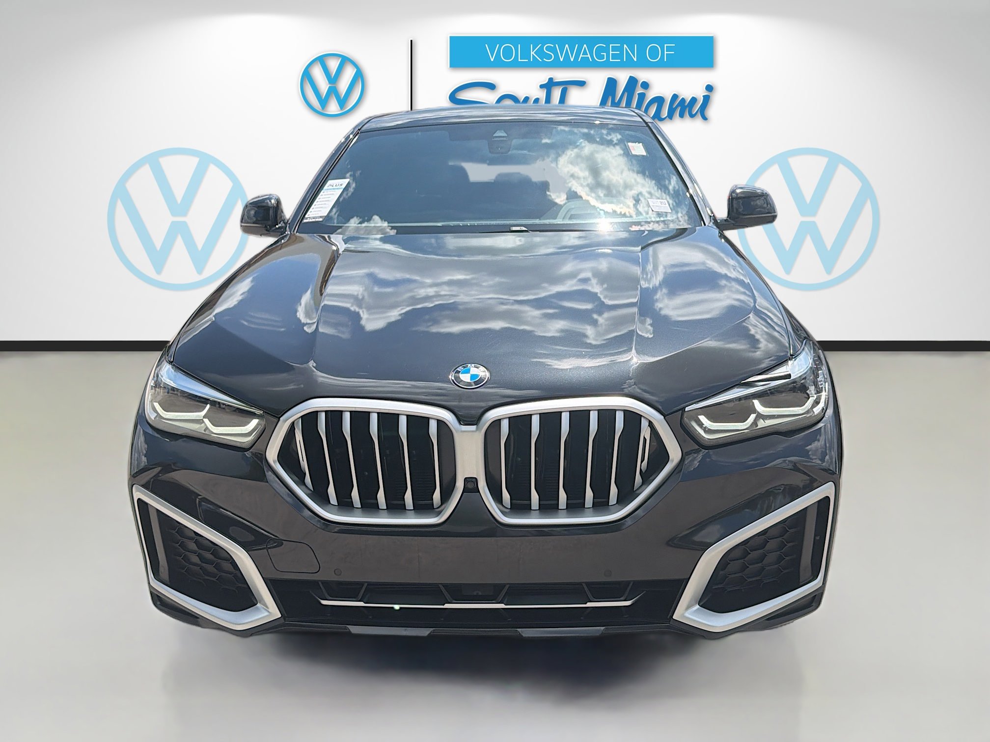 Used 2022 BMW X6 xDrive40i w/ Premium Package AWD/4WD image 2
