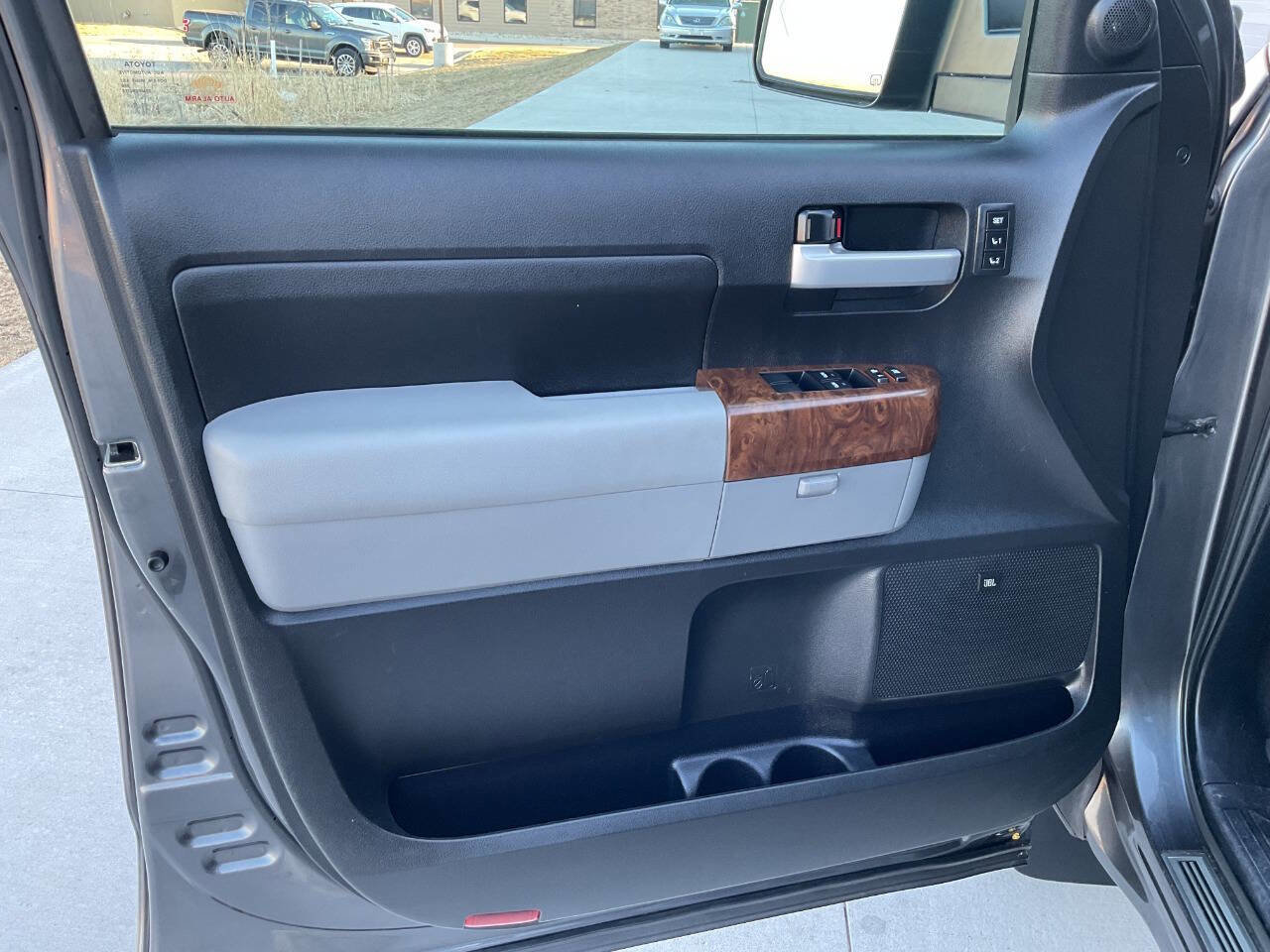 Used 2013 Toyota Tundra Platinum image 29