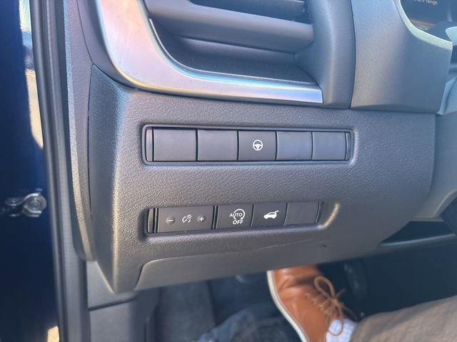 Used 2025 Nissan Rogue SV FWD image 29