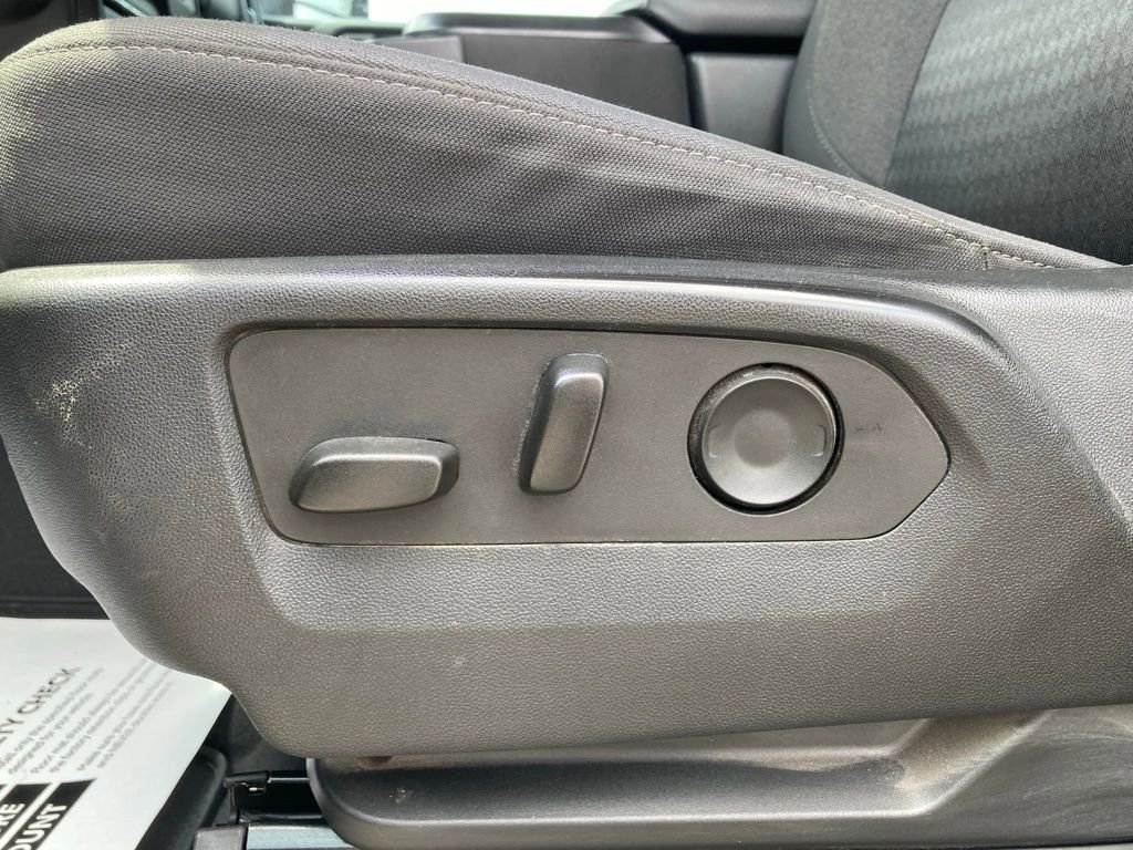 Used 2024 Chevrolet Silverado 2500 Custom w/ Custom Value Package image 13