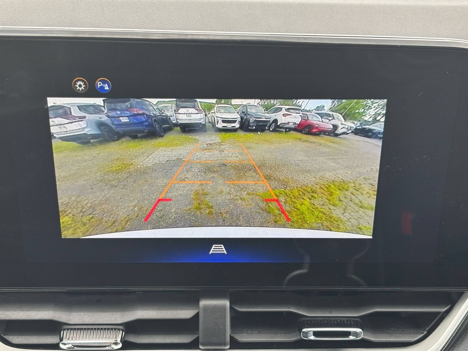 Used 2025 Chevrolet Equinox LT FWD image 21