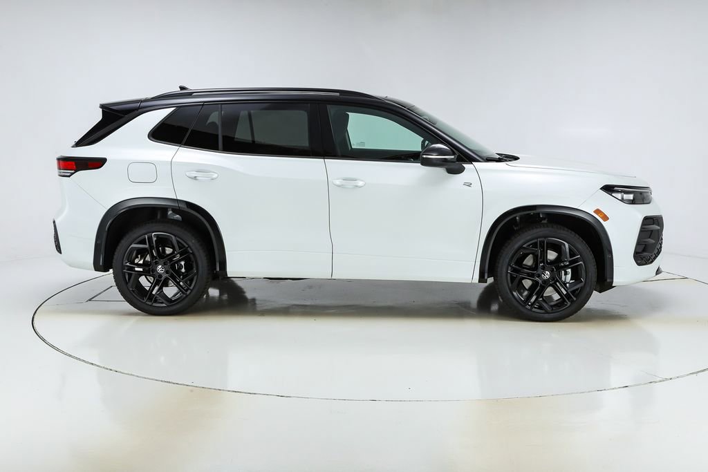 New 2026 Volkswagen Tiguan SE R-Line image 10