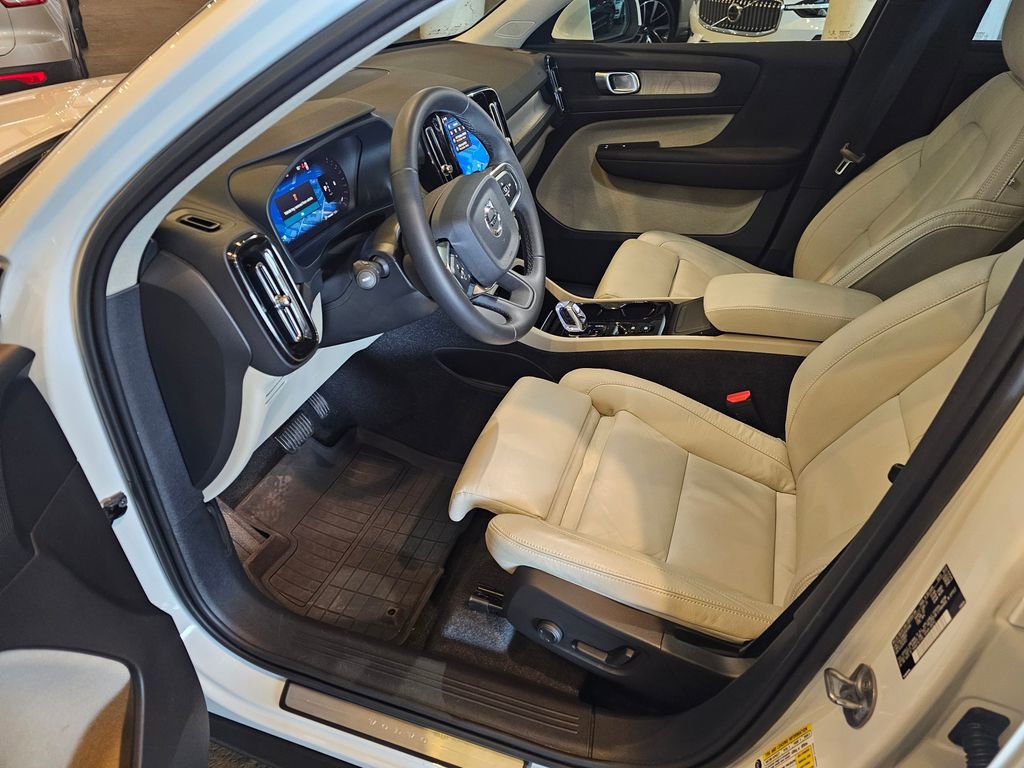 Certified 2023 Volvo XC40 B5 Plus w/ Driver Assist Package image 18