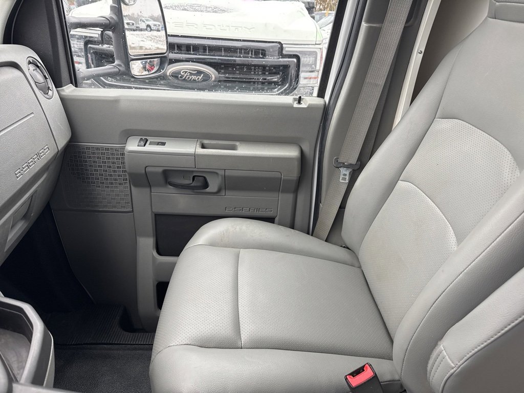Used 2021 Ford E-350 and Econoline 350 Super Duty w/ Power Windows & Locks Group image 23