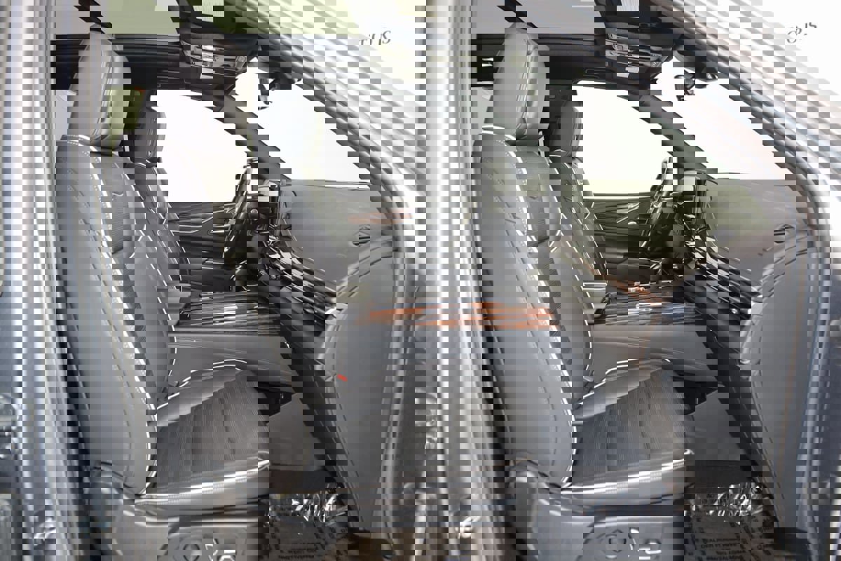 Used 2022 Cadillac Escalade ESV Premium Luxury image 13