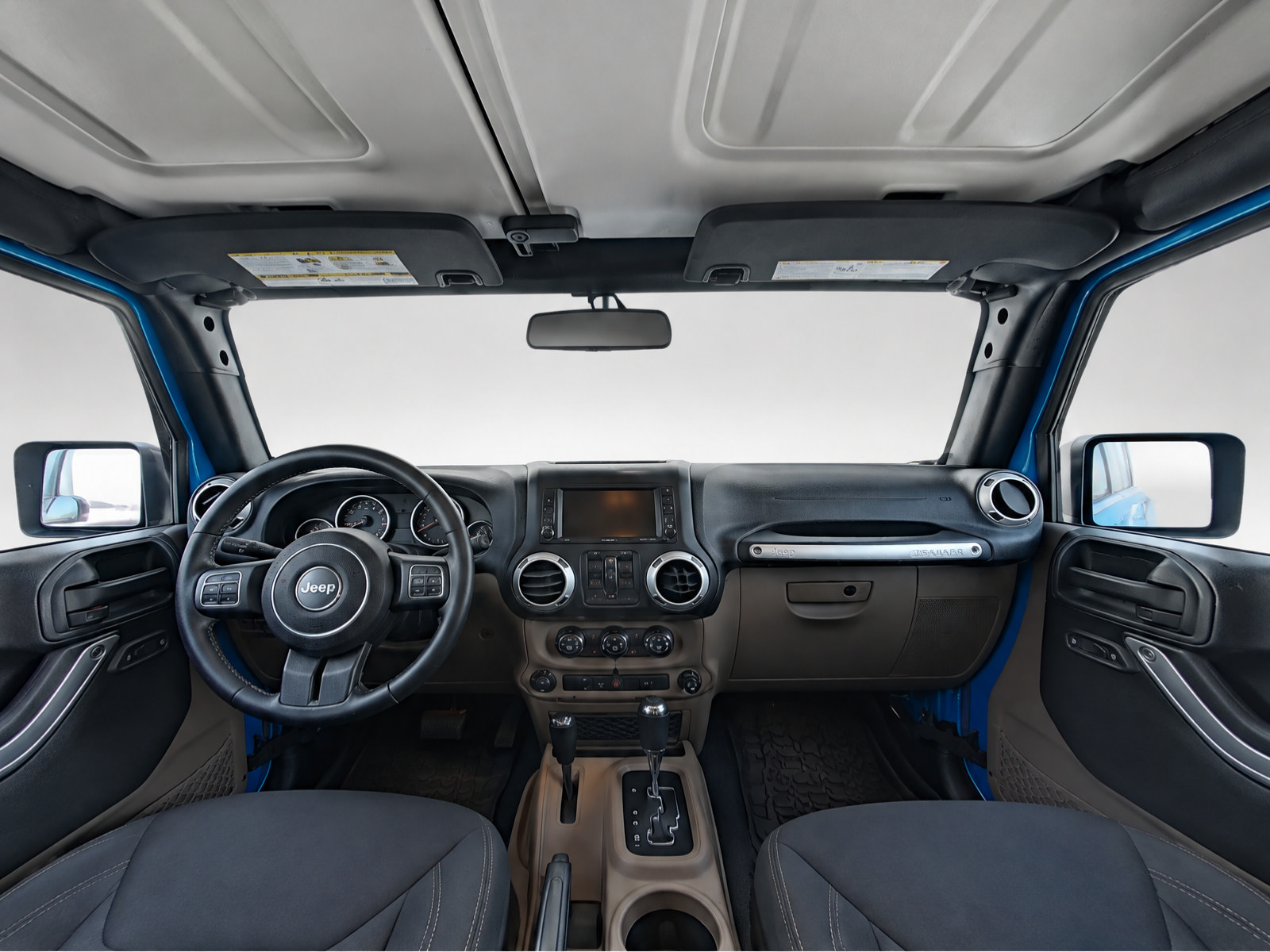Used 2015 Jeep Wrangler Unlimited Sahara w/ Connectivity Group AWD/4WD image 16