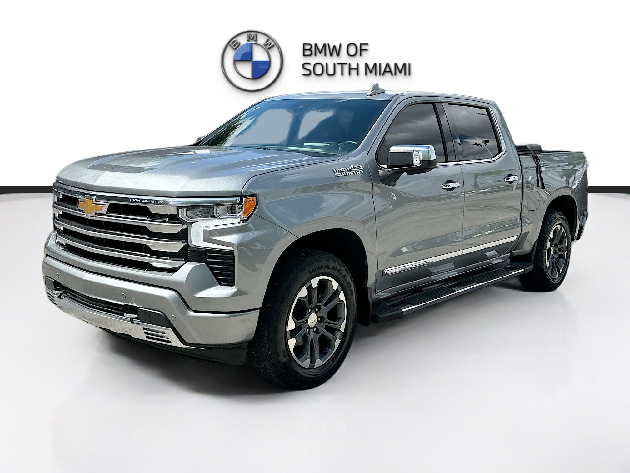 Used 2024 Chevrolet Silverado 1500 High Country w/ Technology Package image 3