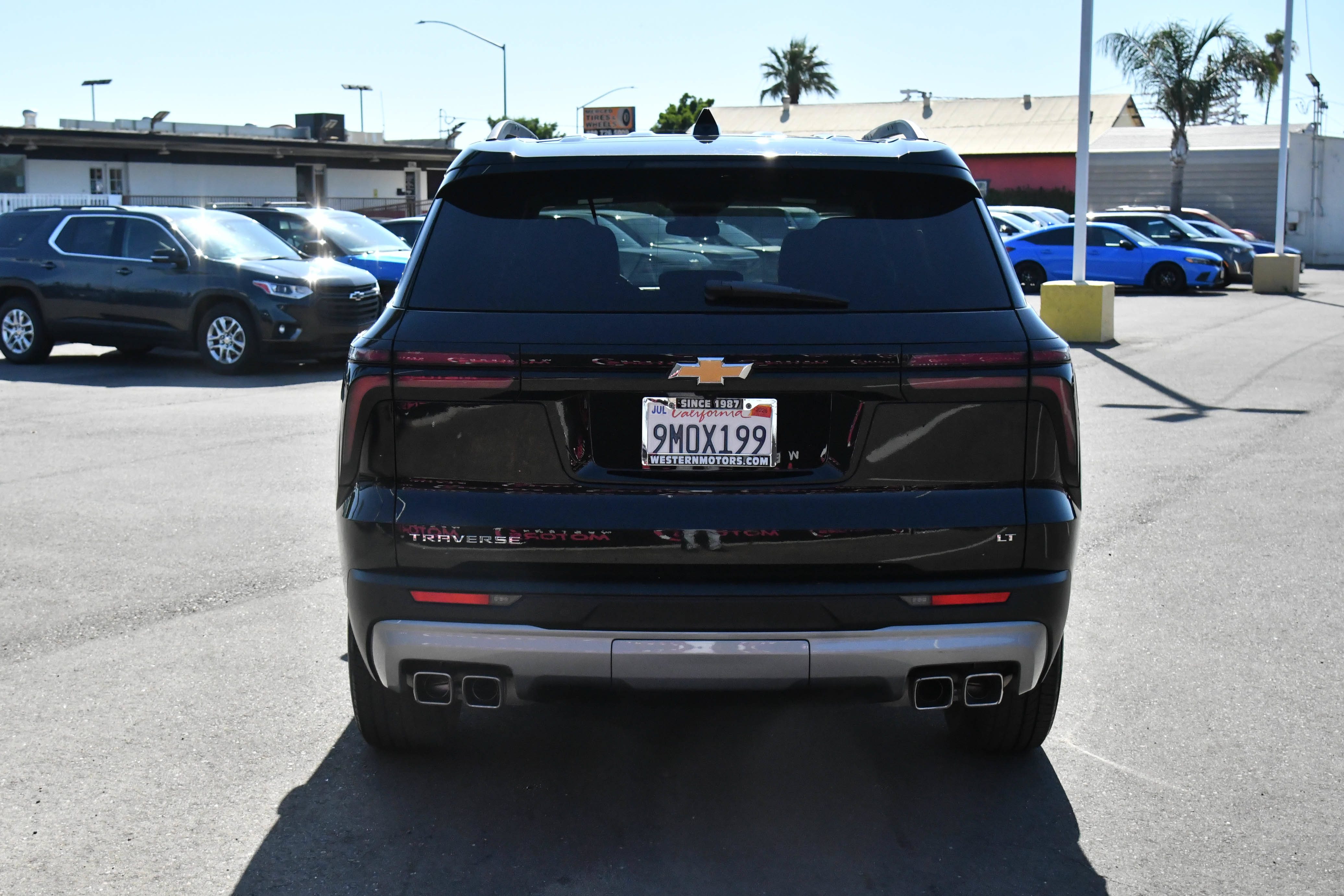 Used 2024 Chevrolet Traverse LT FWD image 7