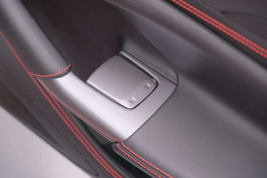 Used 2022 Ferrari F8 Tributo RWD image 11