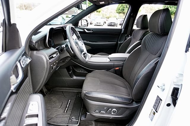 Certified 2025 Hyundai Palisade Calligraphy AWD/4WD image 15