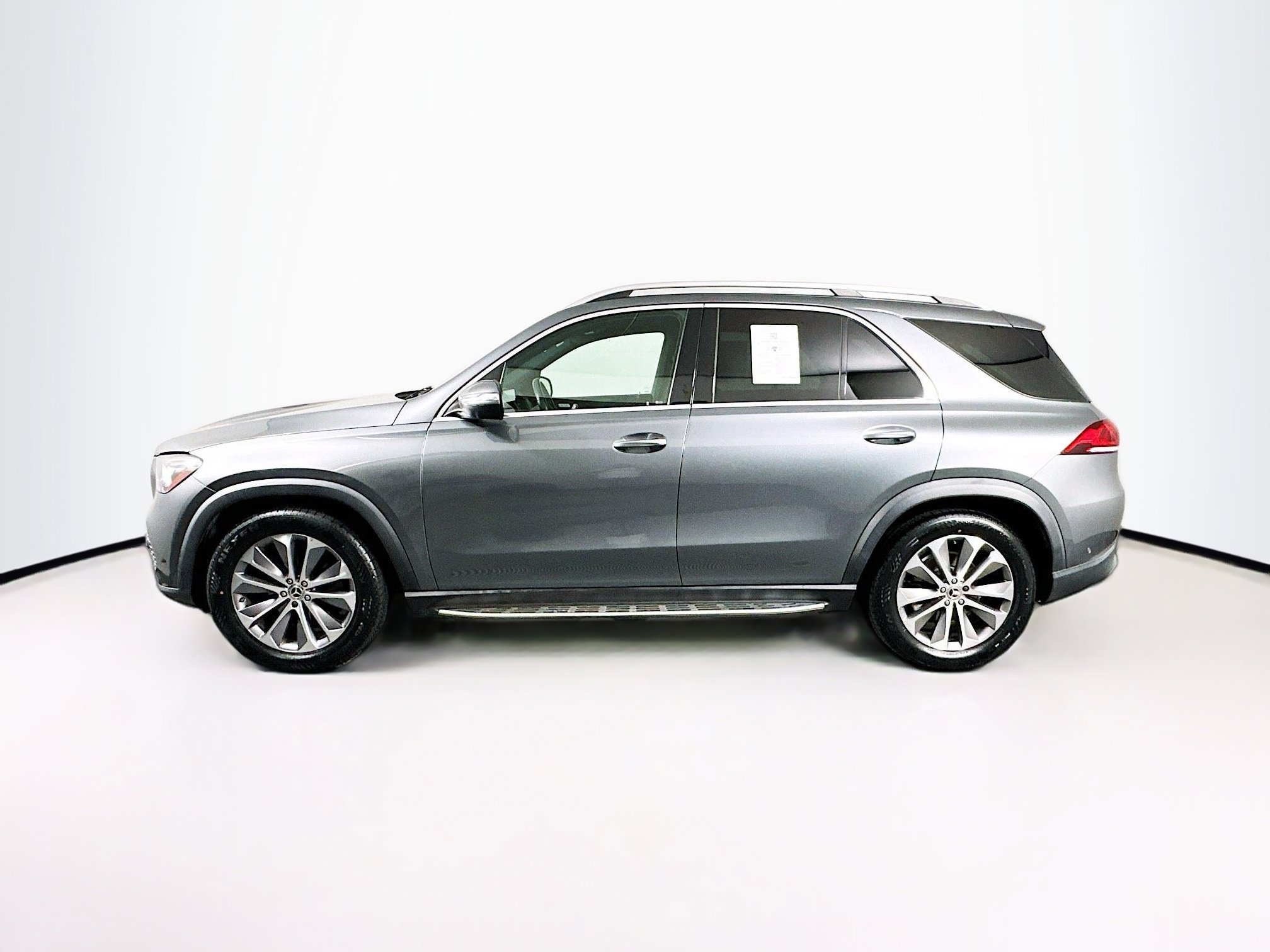Used 2023 Mercedes-Benz GLE 350 w/ Premium Package image 4