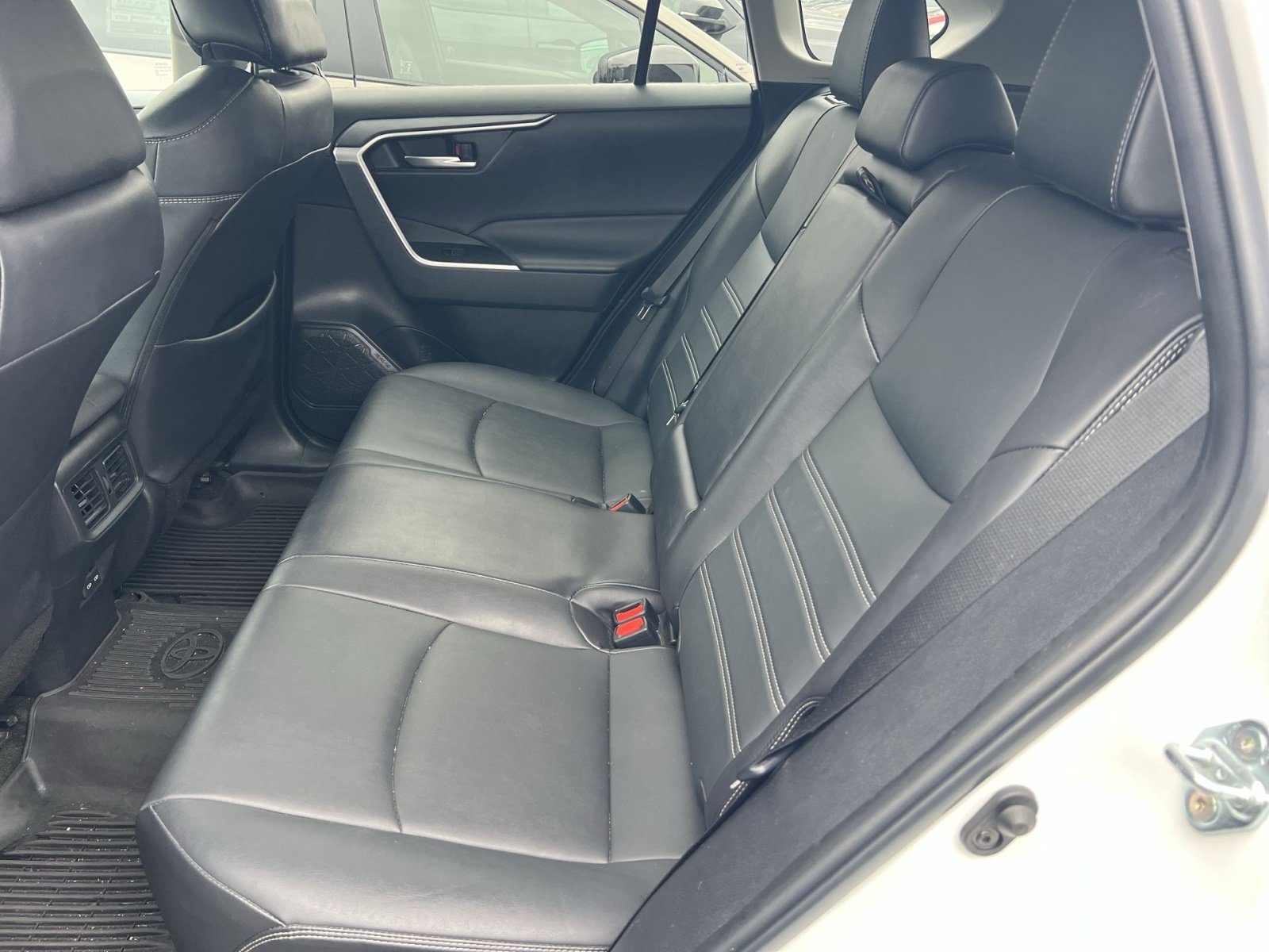 Used 2023 Toyota RAV4 XLE Premium AWD/4WD image 20