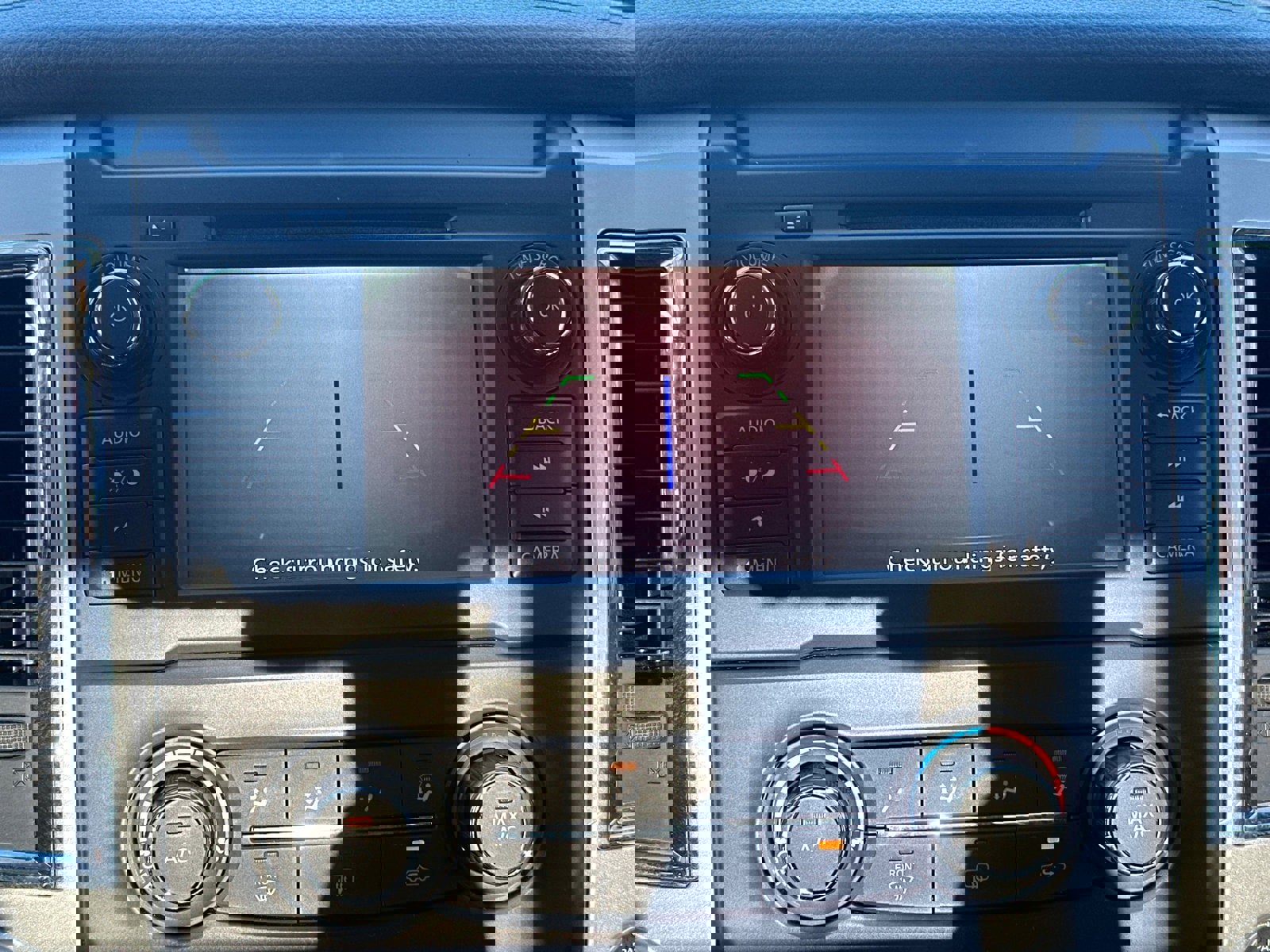 Used 2019 Nissan Titan SV image 28