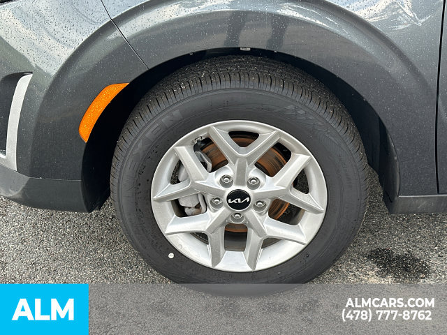 Used 2025 Kia Soul LX w/ LX Technology Package FWD image 12