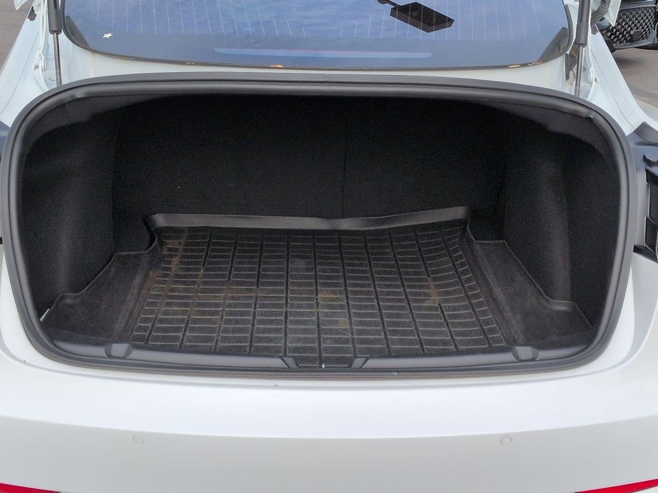 Used 2018 Tesla Model 3 Long Range image 24