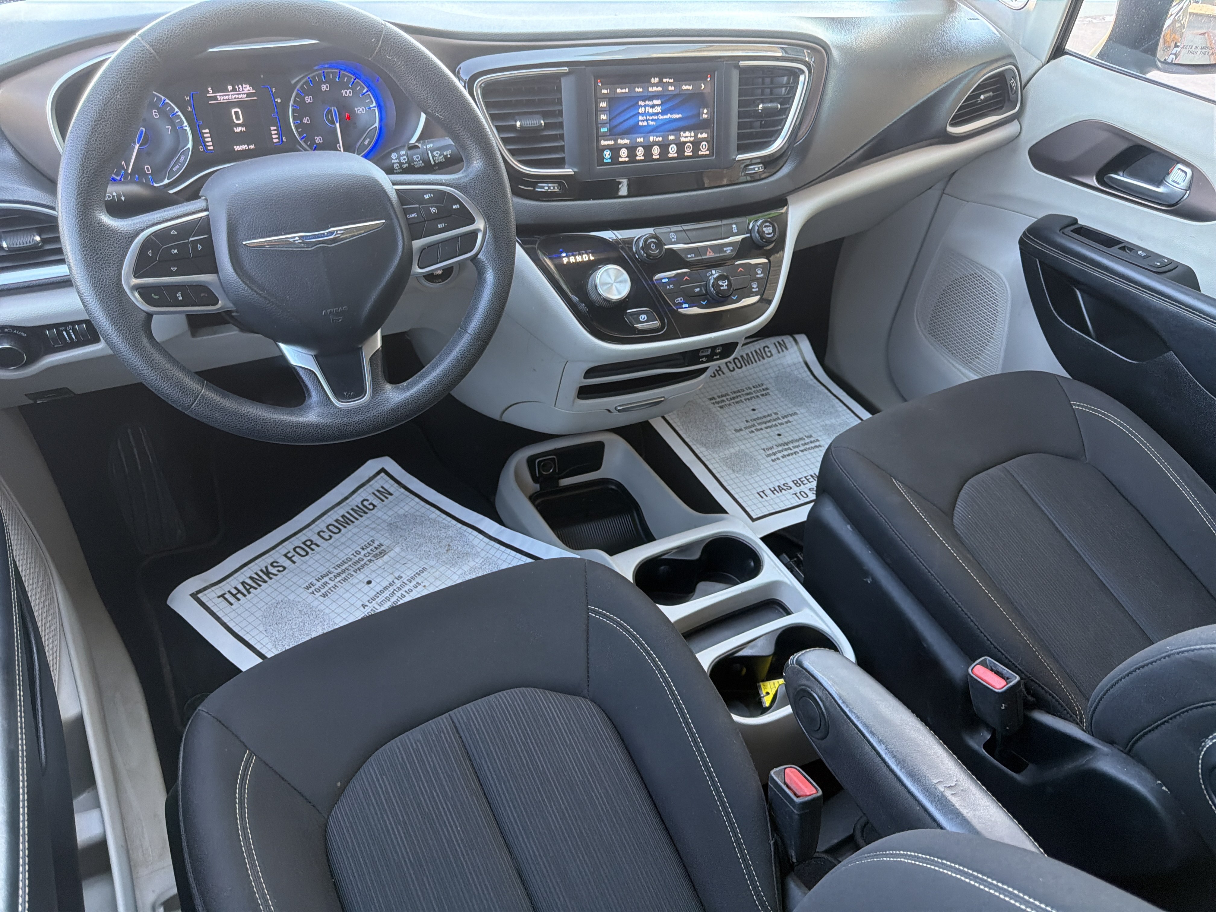 Used 2020 Chrysler Voyager LX FWD image 11