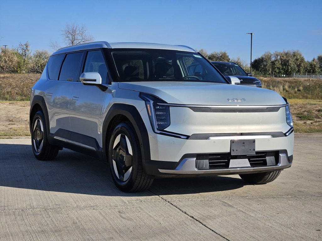 New 2026 Kia EV9 Wind AWD/4WD image 3
