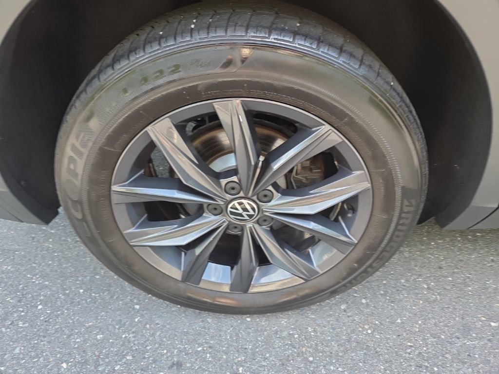 Used 2022 Volkswagen Tiguan SE AWD/4WD image 11