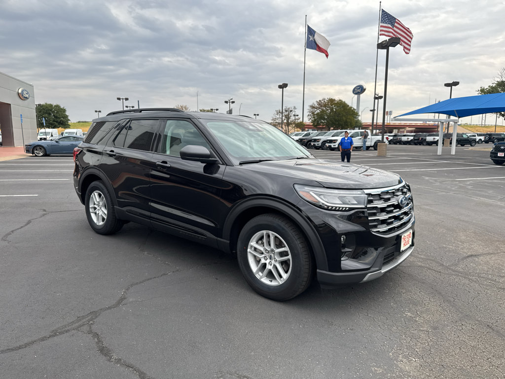 New 2026 Ford Explorer Active w/ Active Comfort Package RWD image 3